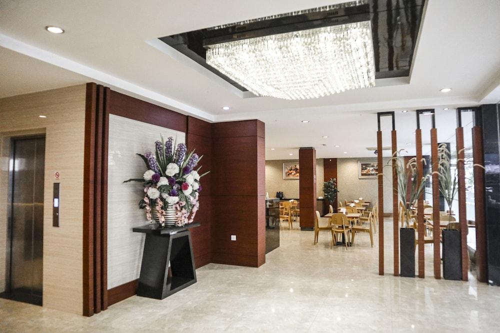 Hana Hotel Batam Exterior foto