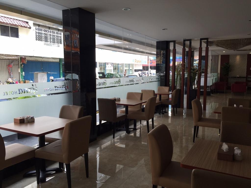 Hana Hotel Batam Exterior foto